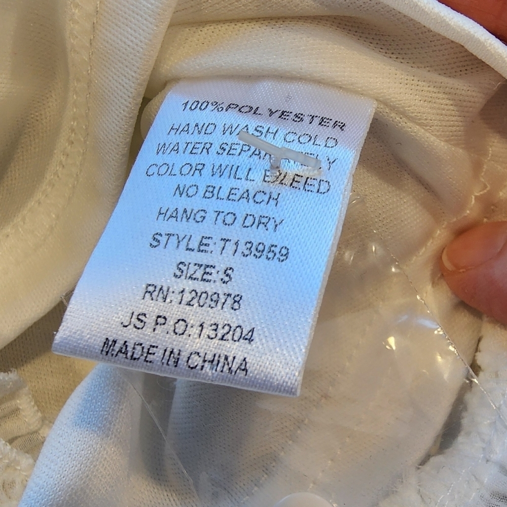 entro White Ruffled Sleeveless Tank Top - Picture 5 of 6